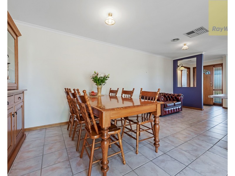 11 Smeaton Court, Craigieburn VIC 3064