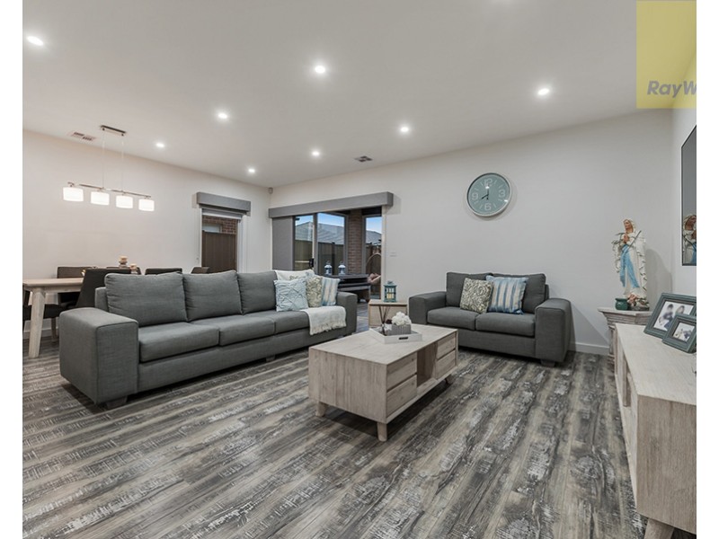 29 Lemon Myrtle Way, Craigieburn VIC 3064