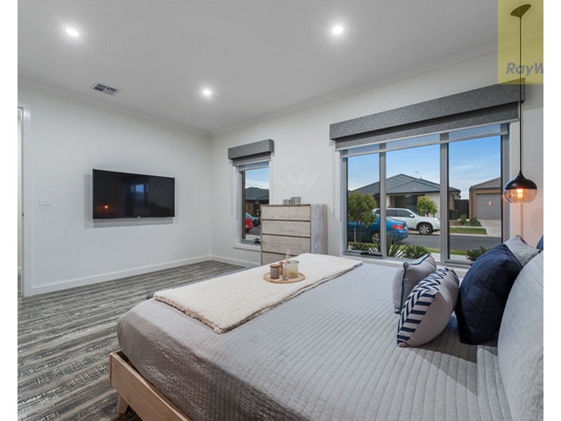29 Lemon Myrtle Way, Craigieburn VIC 3064