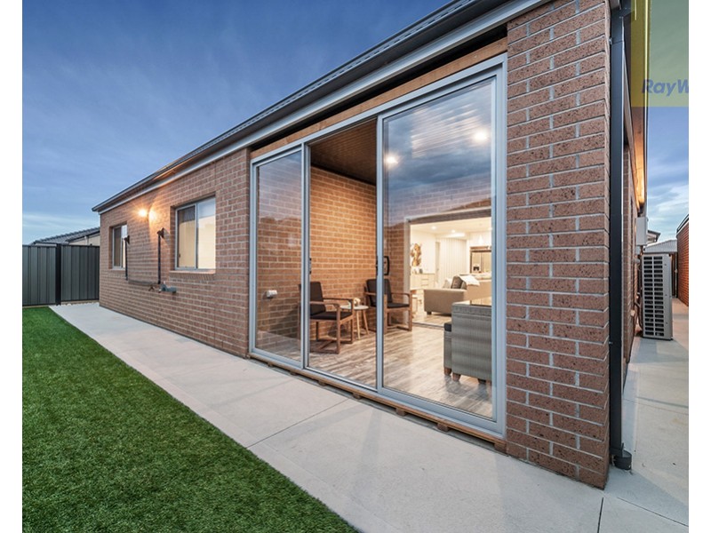 29 Lemon Myrtle Way, Craigieburn VIC 3064