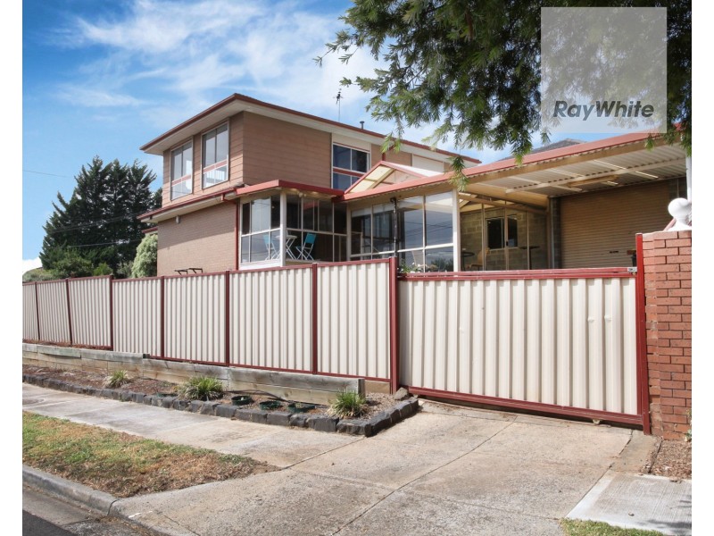 2 Keyes Place, Gladstone Park VIC 3043