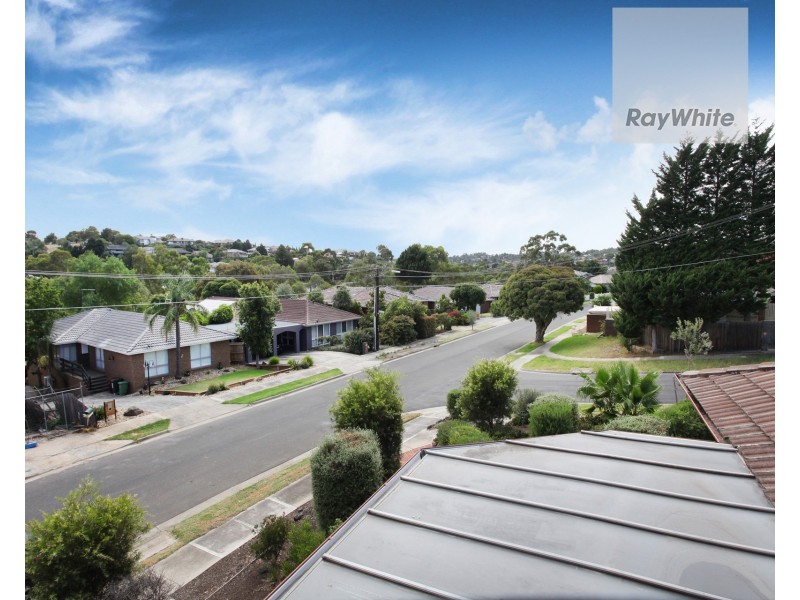 2 Keyes Place, Gladstone Park VIC 3043