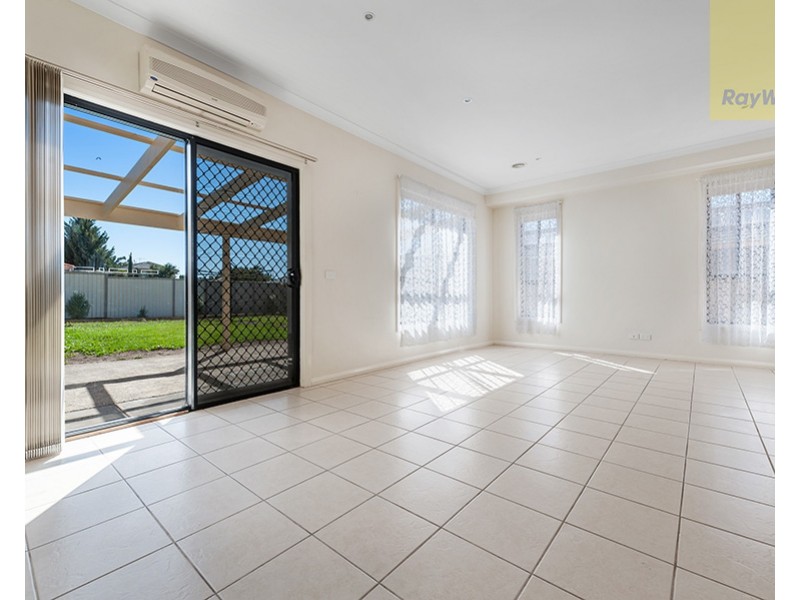 13 Malabar Street, Roxburgh Park VIC 3064