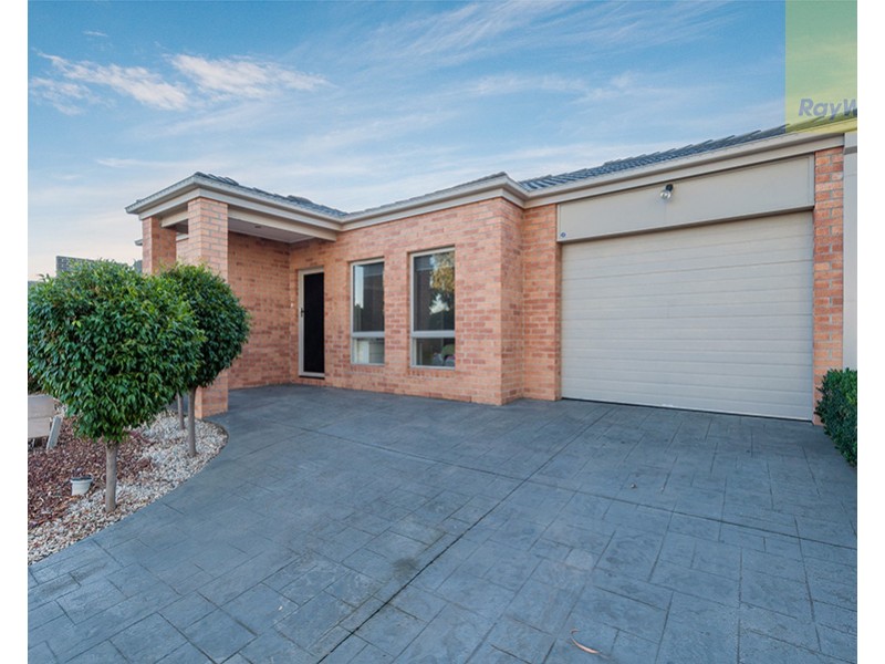 17 Dempster Drive, Craigieburn VIC 3064