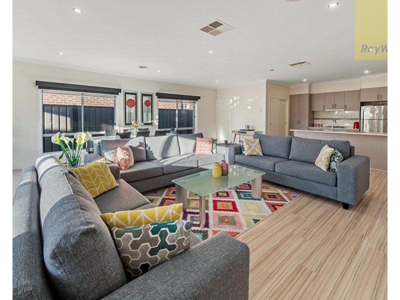 17 Dempster Drive, Craigieburn VIC 3064