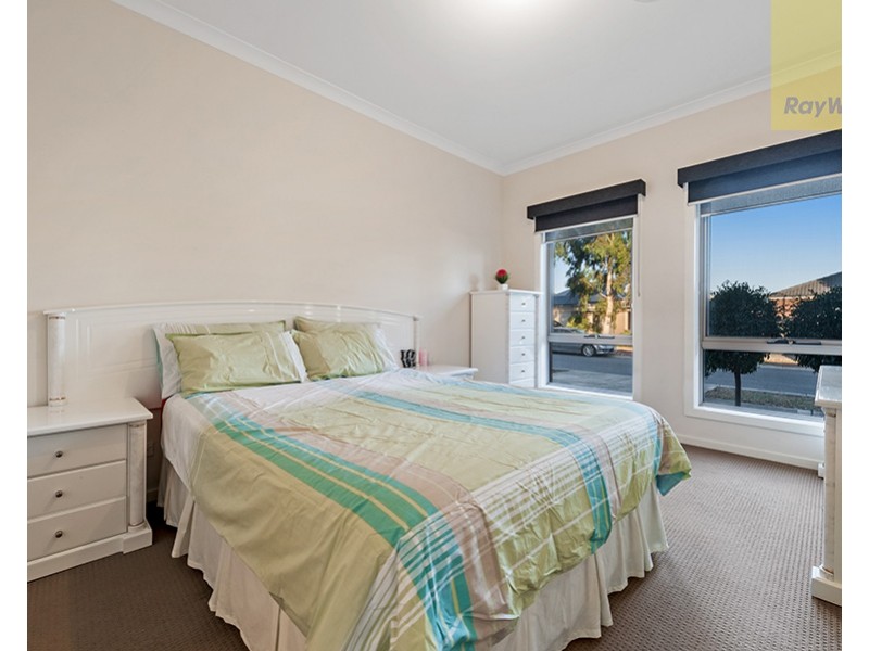 17 Dempster Drive, Craigieburn VIC 3064
