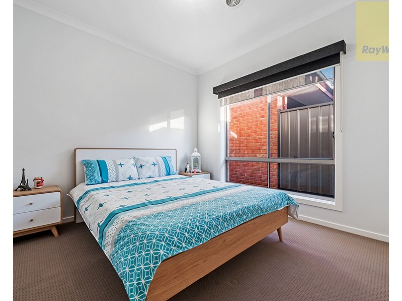 17 Dempster Drive, Craigieburn VIC 3064