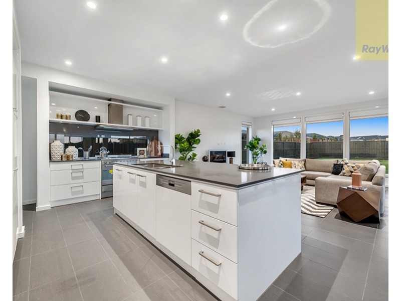 28 Halycon Bend, Beveridge VIC 3753