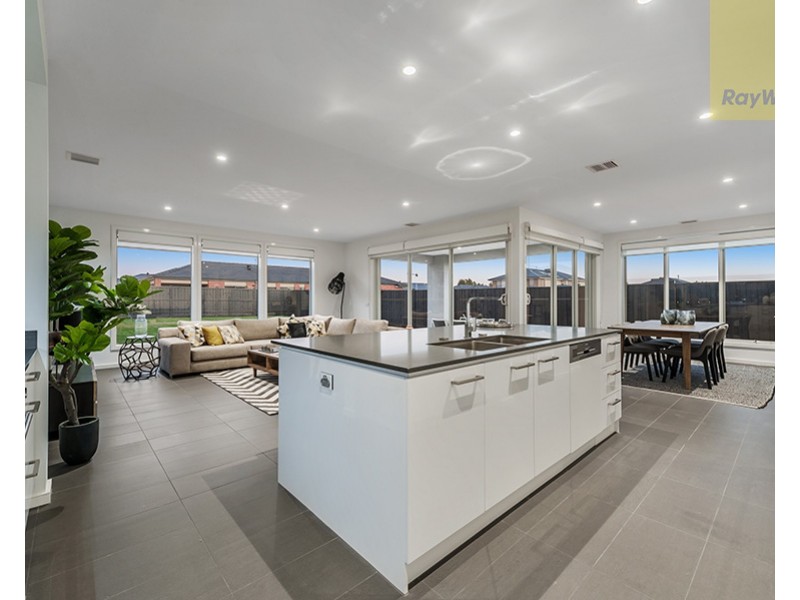 28 Halycon Bend, Beveridge VIC 3753