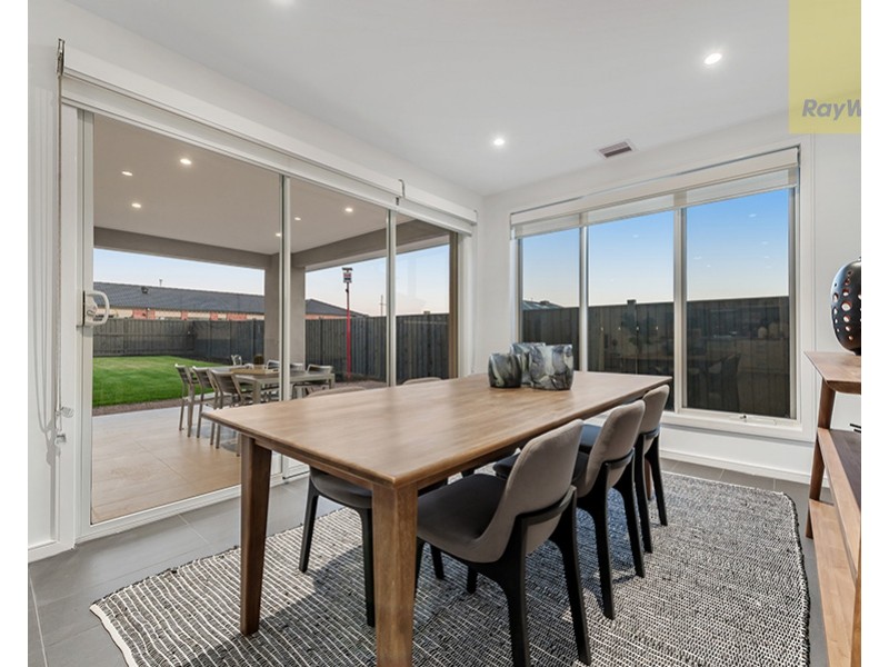 28 Halycon Bend, Beveridge VIC 3753