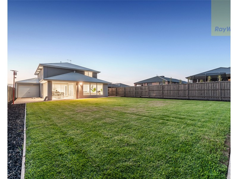 28 Halycon Bend, Beveridge VIC 3753