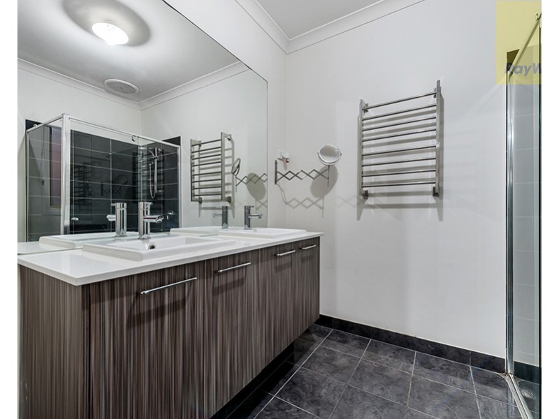 15 Hennessy Street, Craigieburn VIC 3064