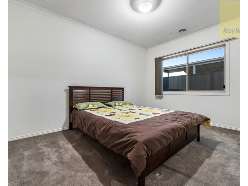 15 Hennessy Street, Craigieburn VIC 3064