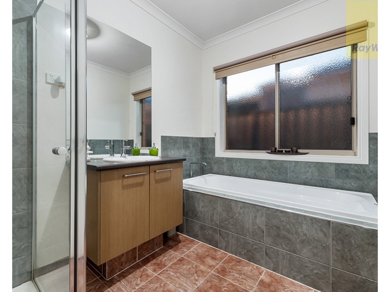 15 Hennessy Street, Craigieburn VIC 3064