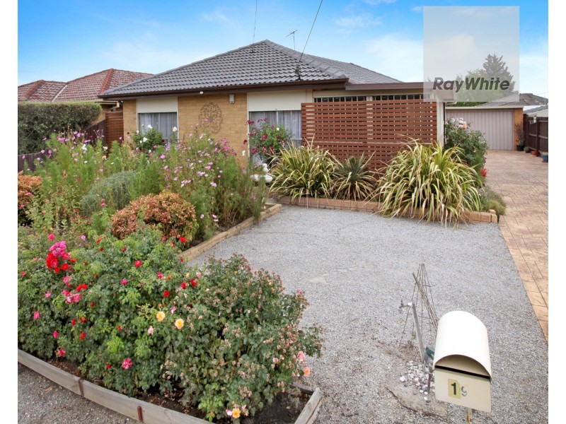 19 Samara Grove, Gladstone Park VIC 3043