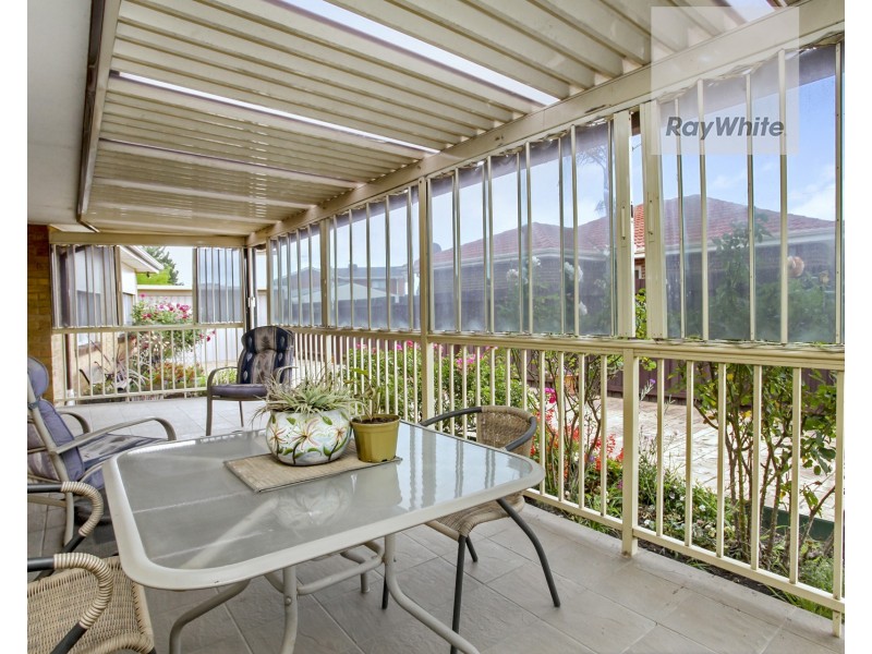 19 Samara Grove, Gladstone Park VIC 3043