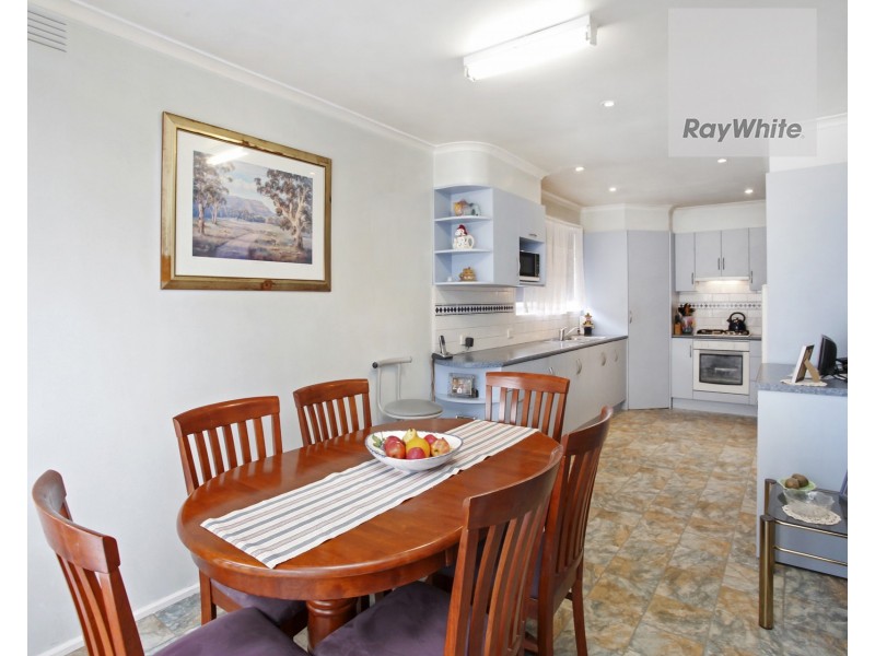 19 Samara Grove, Gladstone Park VIC 3043