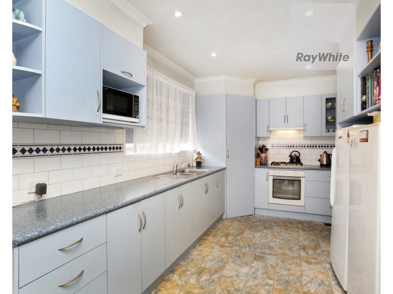 19 Samara Grove, Gladstone Park VIC 3043