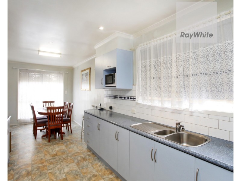 19 Samara Grove, Gladstone Park VIC 3043