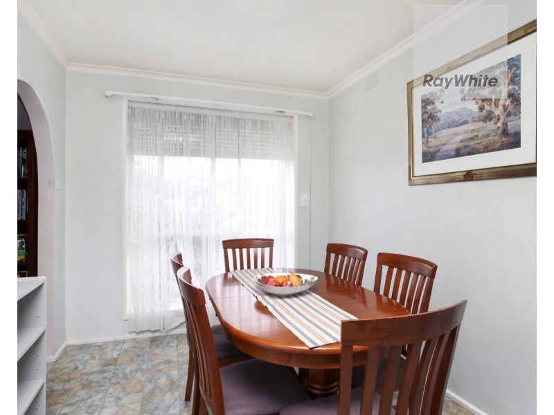 19 Samara Grove, Gladstone Park VIC 3043