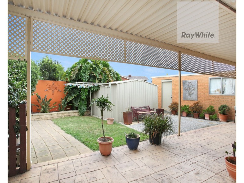 19 Samara Grove, Gladstone Park VIC 3043