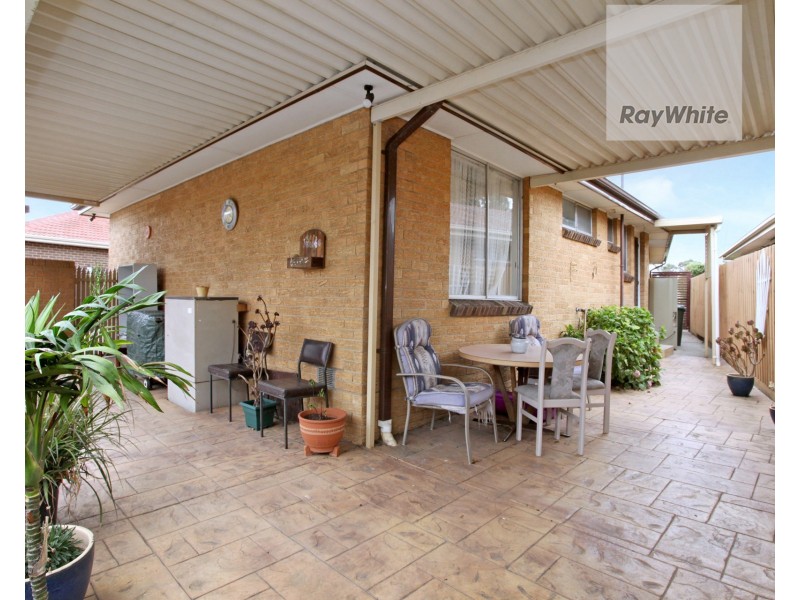 19 Samara Grove, Gladstone Park VIC 3043