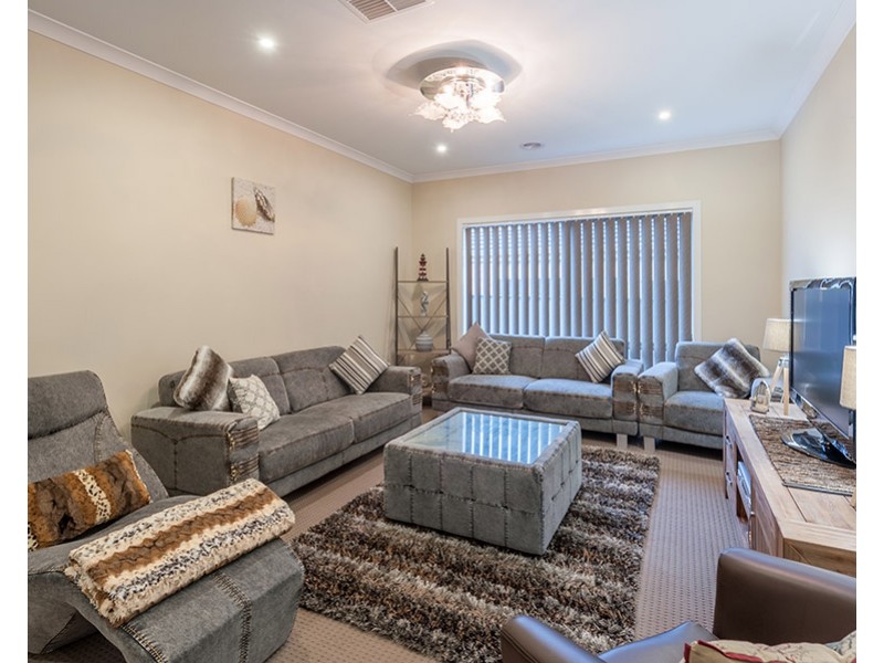 36 Baronial Way, Craigieburn VIC 3064