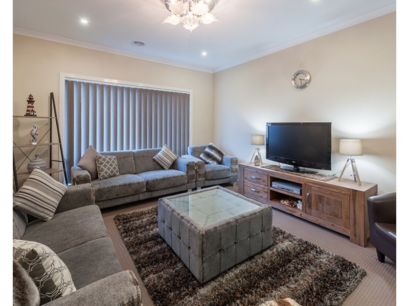 36 Baronial Way, Craigieburn VIC 3064