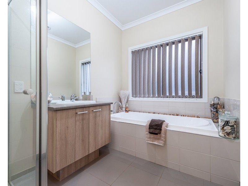 36 Baronial Way, Craigieburn VIC 3064