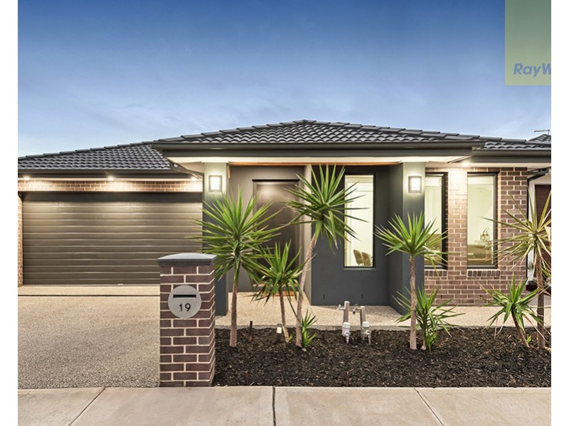 19 Pioneer Street, Craigieburn VIC 3064