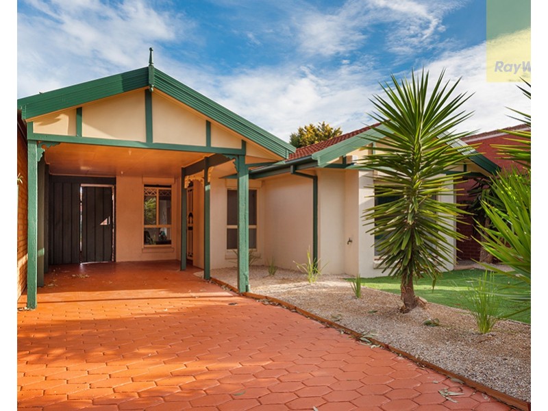 8 Connell Walk, Roxburgh Park VIC 3064