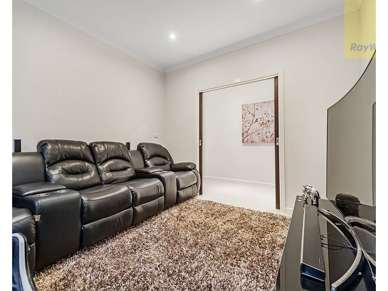 38 Gallantry Avenue, Craigieburn VIC 3064