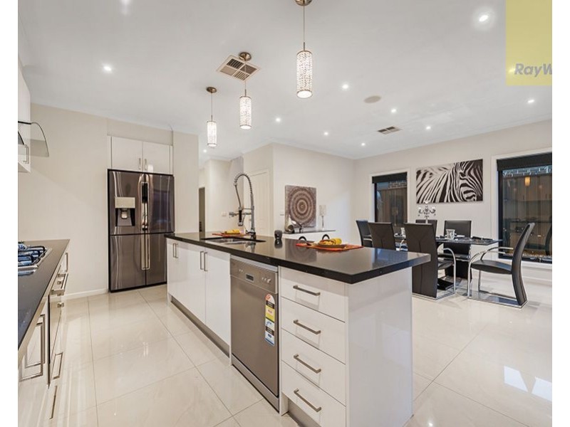 38 Gallantry Avenue, Craigieburn VIC 3064