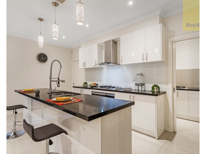 38 Gallantry Avenue, Craigieburn VIC 3064