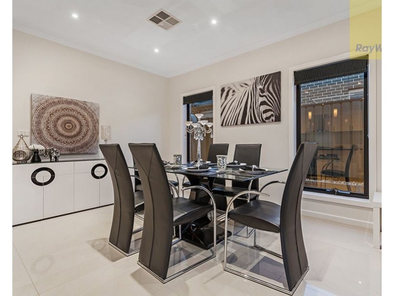 38 Gallantry Avenue, Craigieburn VIC 3064