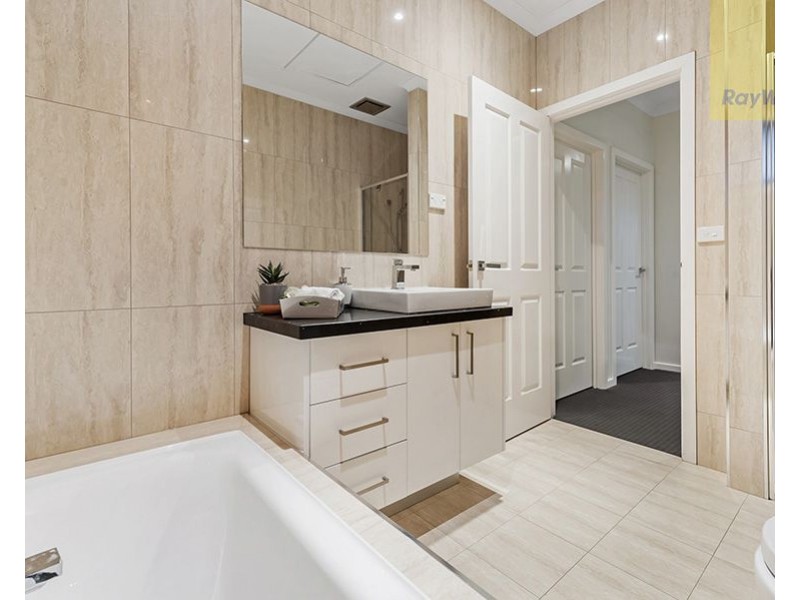 38 Gallantry Avenue, Craigieburn VIC 3064