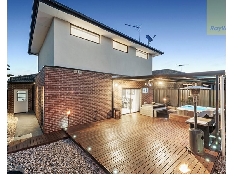 38 Gallantry Avenue, Craigieburn VIC 3064