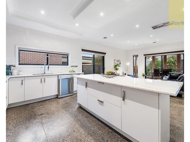 27 Somersby Road, Craigieburn VIC 3064