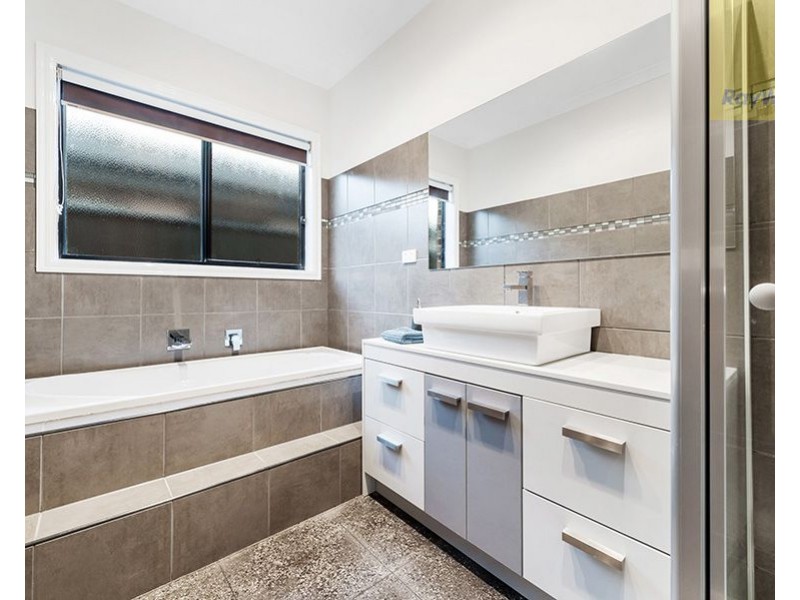 27 Somersby Road, Craigieburn VIC 3064