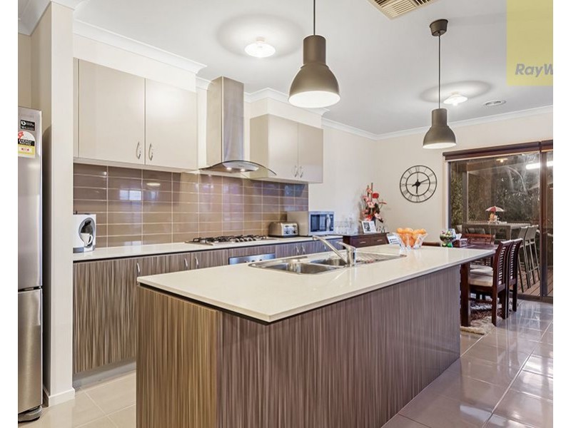 13 Bottlebrush Road, Craigieburn VIC 3064