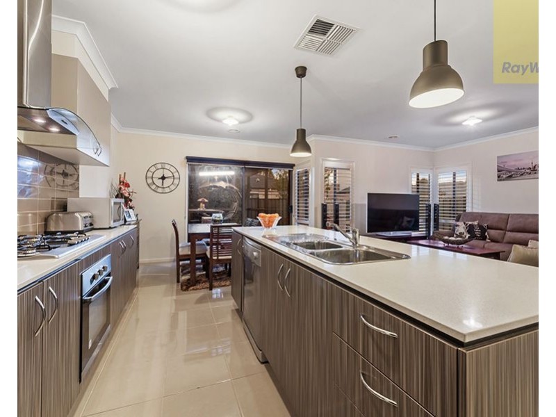 13 Bottlebrush Road, Craigieburn VIC 3064