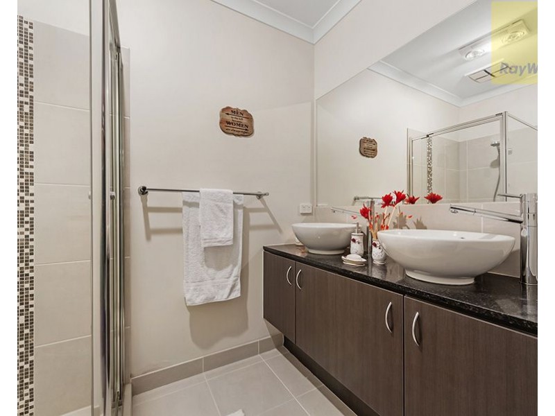 13 Bottlebrush Road, Craigieburn VIC 3064