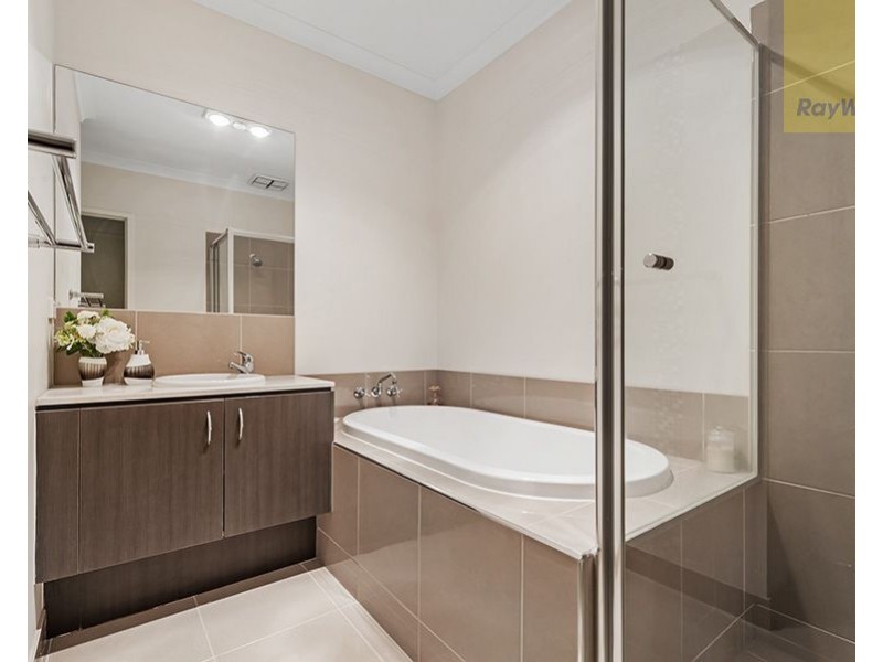 13 Bottlebrush Road, Craigieburn VIC 3064