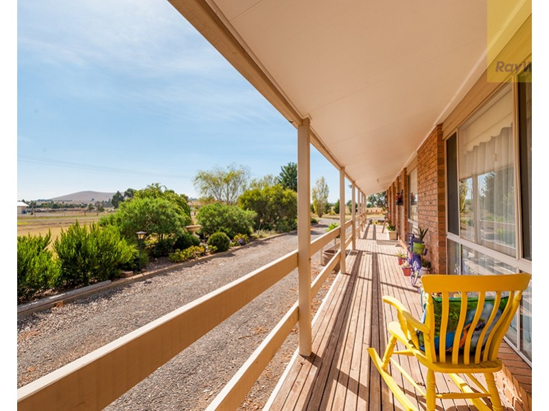 4 Whiteside Street, Beveridge VIC 3753