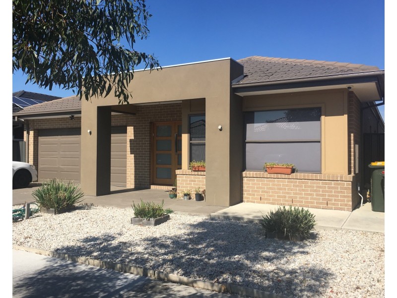 35 Biltmore Crescent, Roxburgh Park VIC 3064