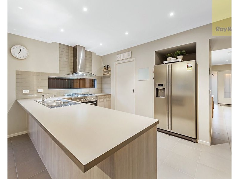 6 Lion Chase, Craigieburn VIC 3064