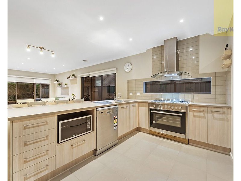 6 Lion Chase, Craigieburn VIC 3064