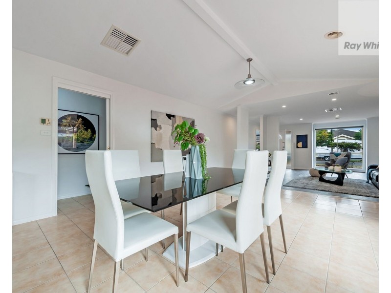 32 Cambridge Crescent, Roxburgh Park VIC 3064