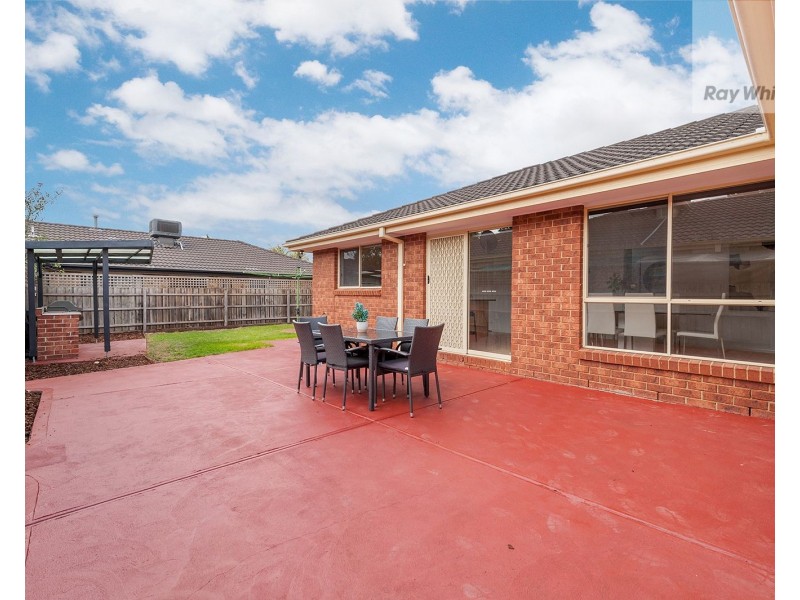 32 Cambridge Crescent, Roxburgh Park VIC 3064