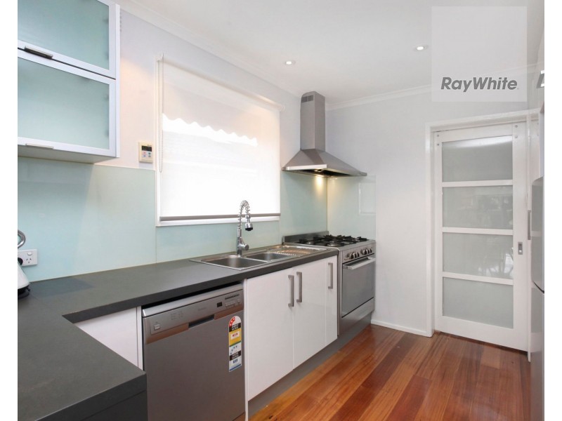 6 Chesney Court, Gladstone Park VIC 3043